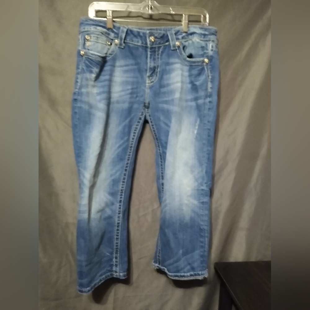 Miss me cuff light wash plus size capris
